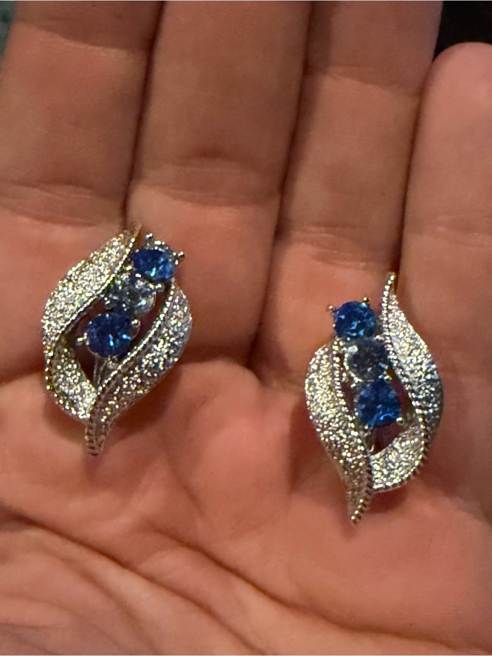 Vintage Silver-Tone Blue Crystal Leaf Stud Screw-Back (non pierced) Earrings